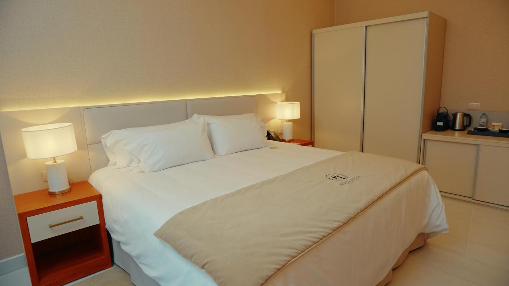 Ht Hotel Deluxe Resort & Spa 圣地亚哥-德尔埃斯特罗 外观 照片