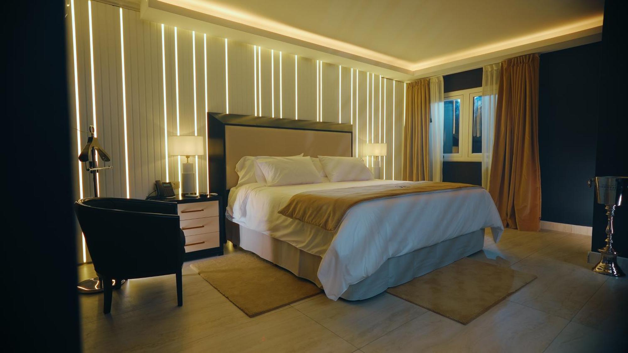 Ht Hotel Deluxe Resort & Spa 圣地亚哥-德尔埃斯特罗 外观 照片